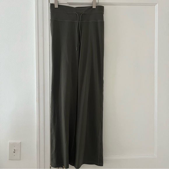Vuori Daily Wideleg pants - Picture 6 of 7